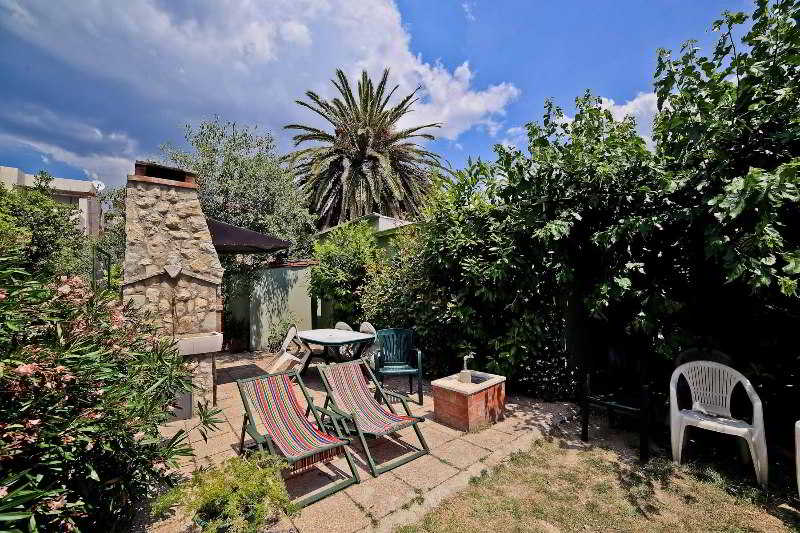 Garden Apartment Hotel - фото