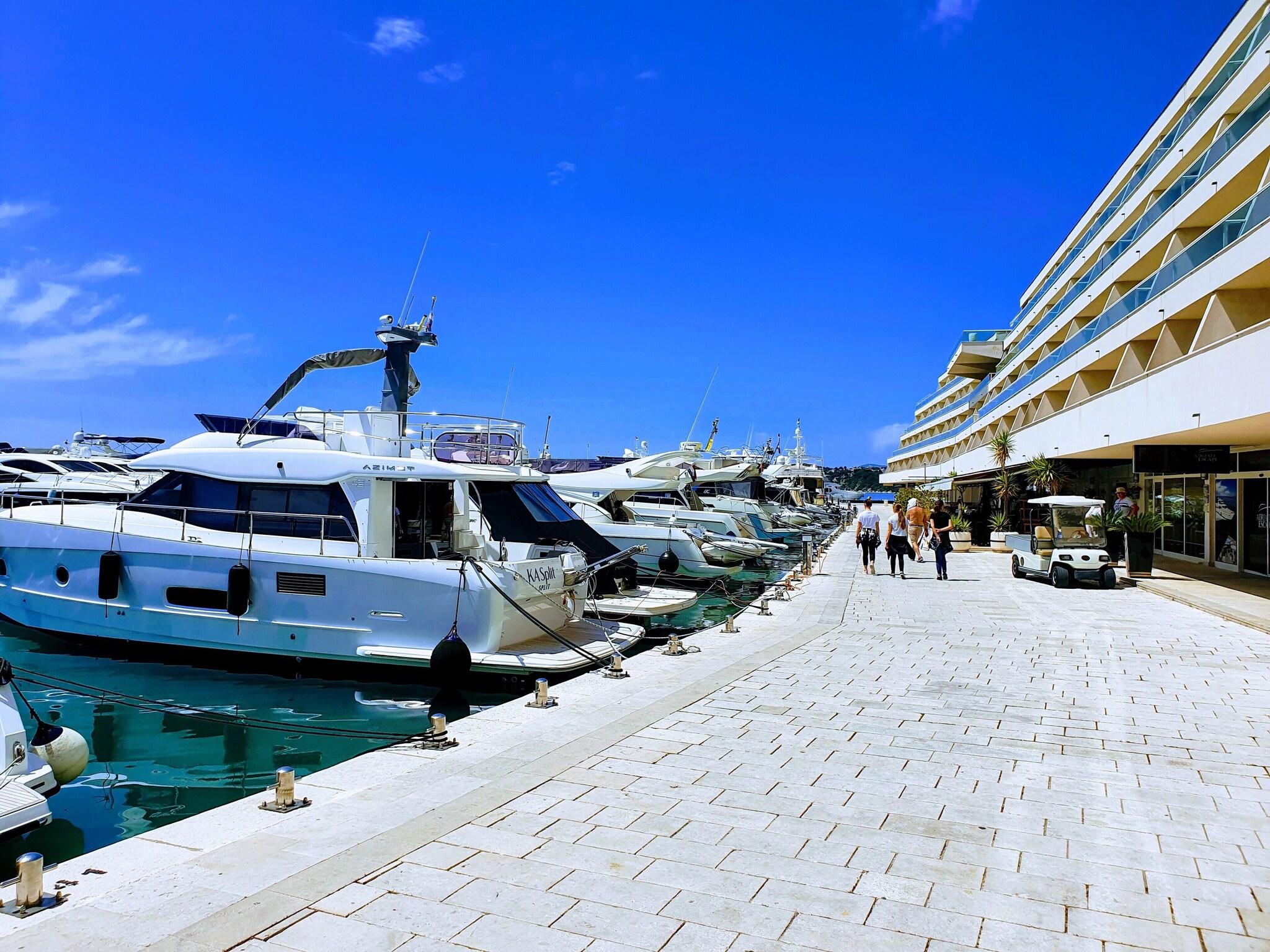 Apartments Johnny - Poză