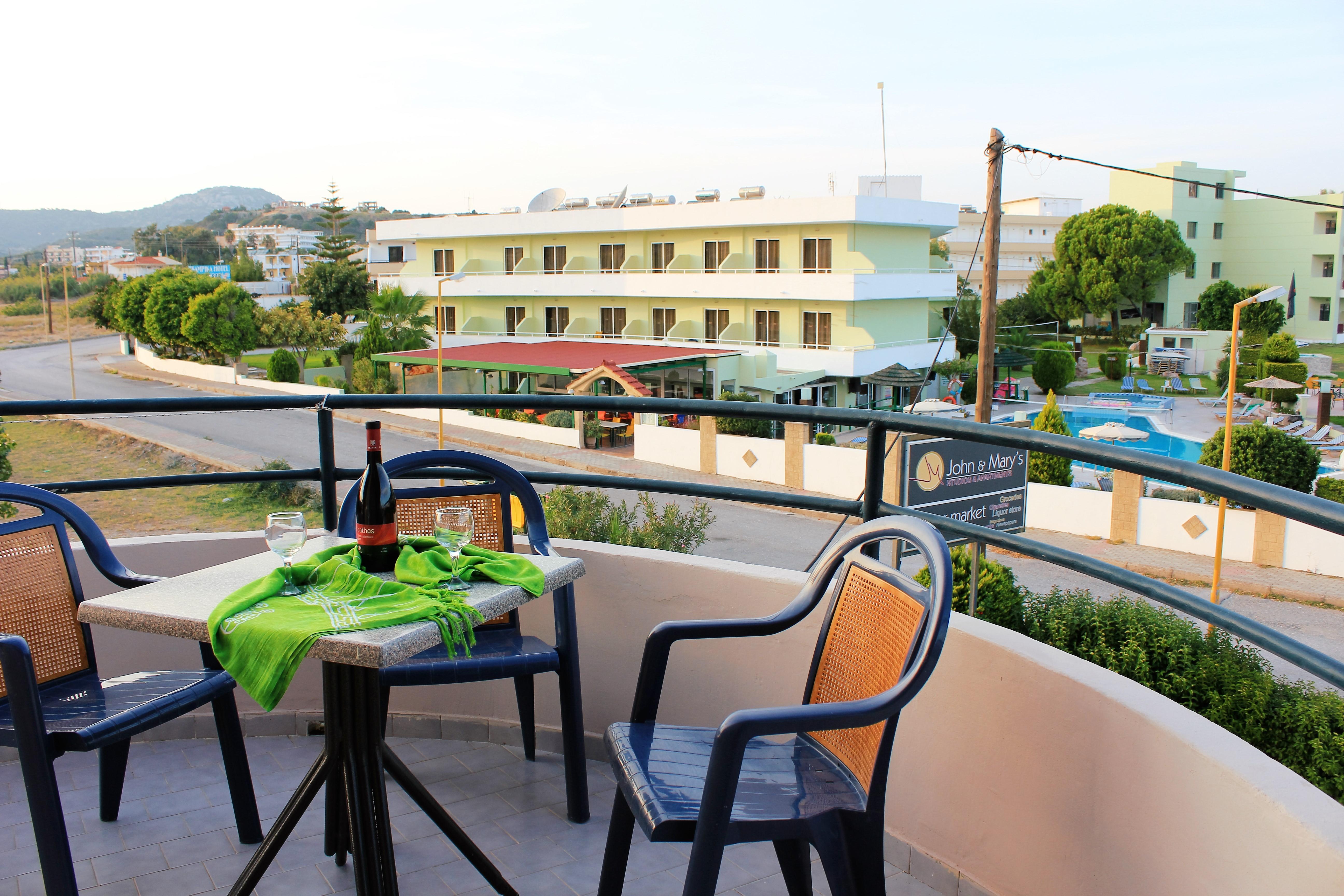 Johnmary Studios - фото