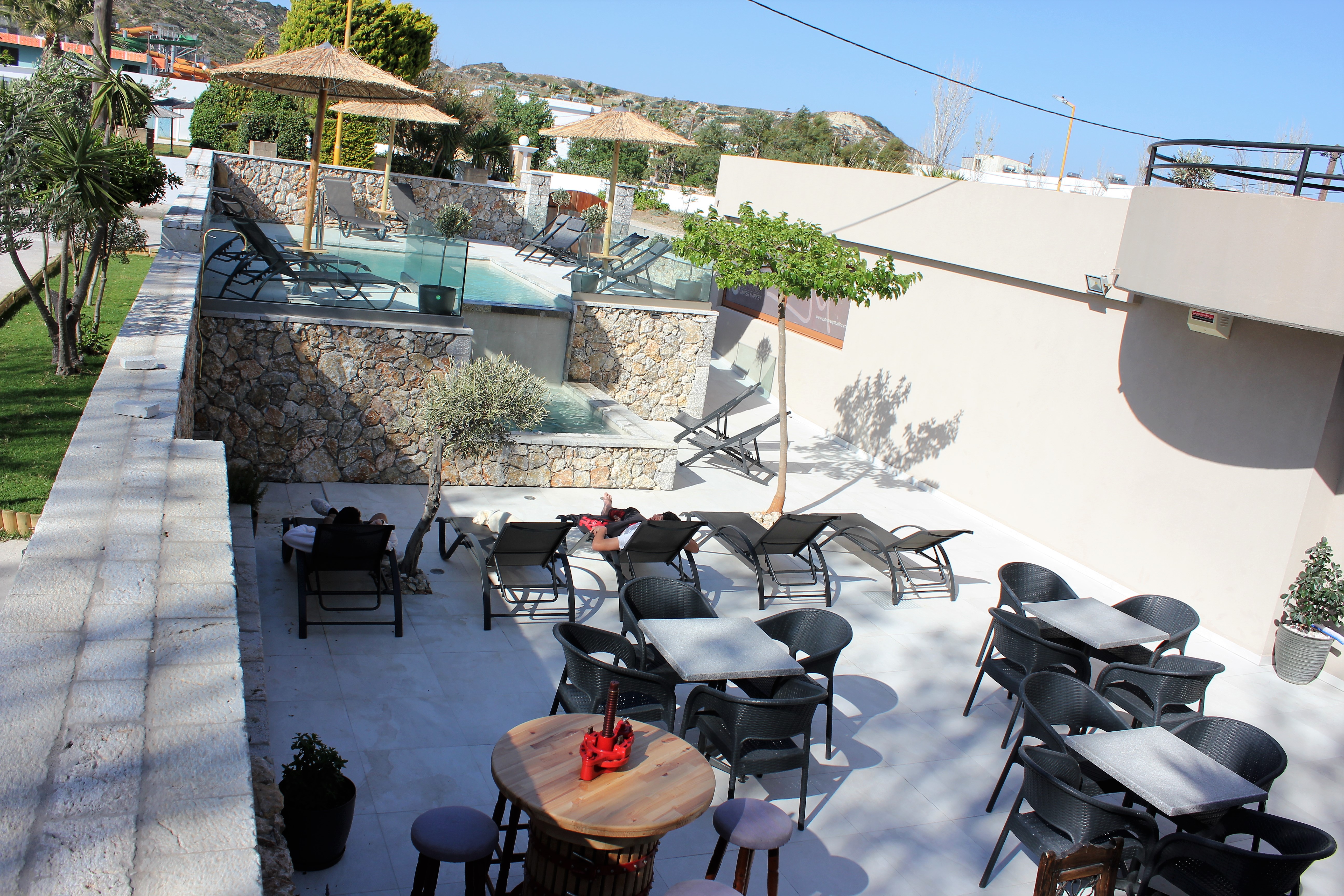 Johnmary Studios - фото