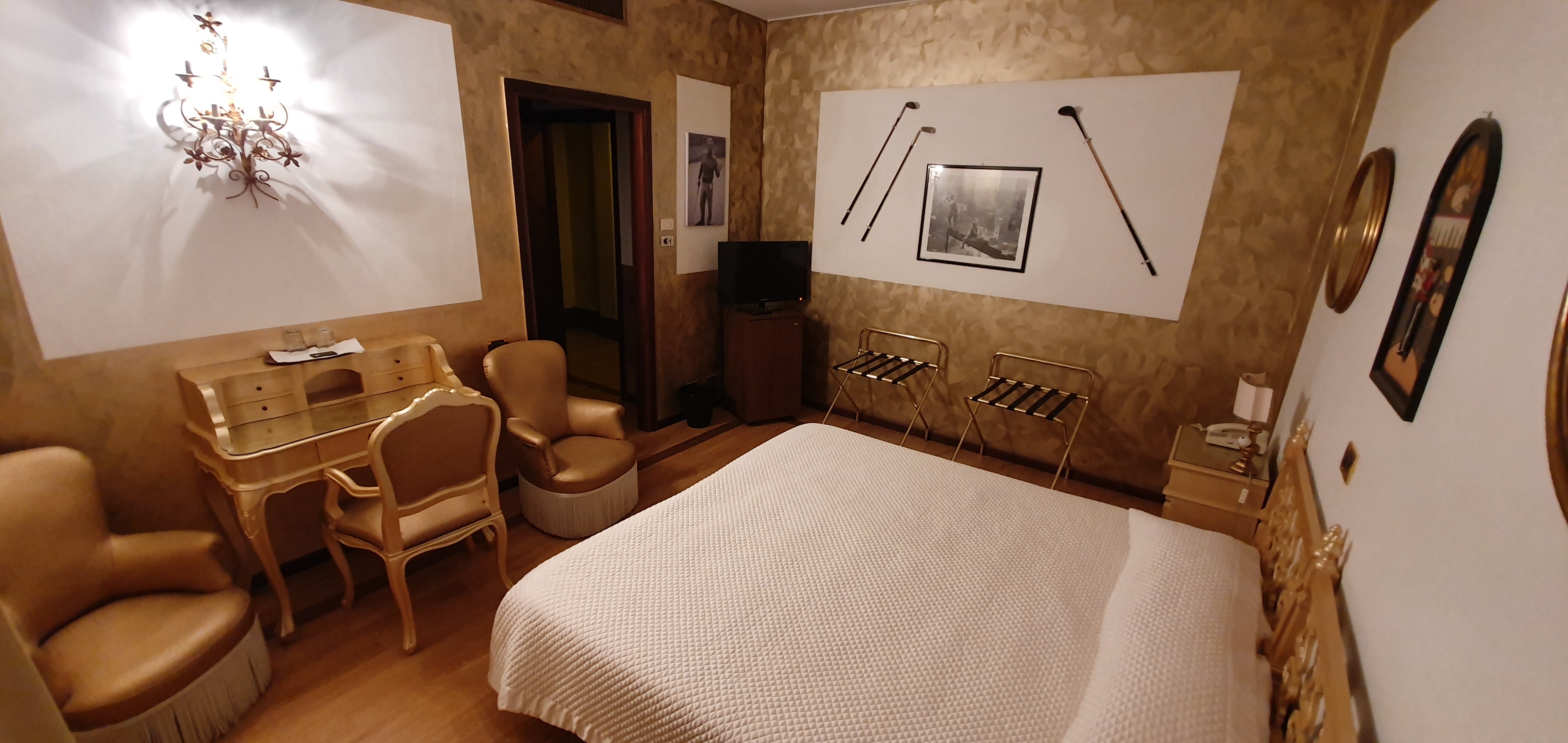 Admiral Hotel - photo