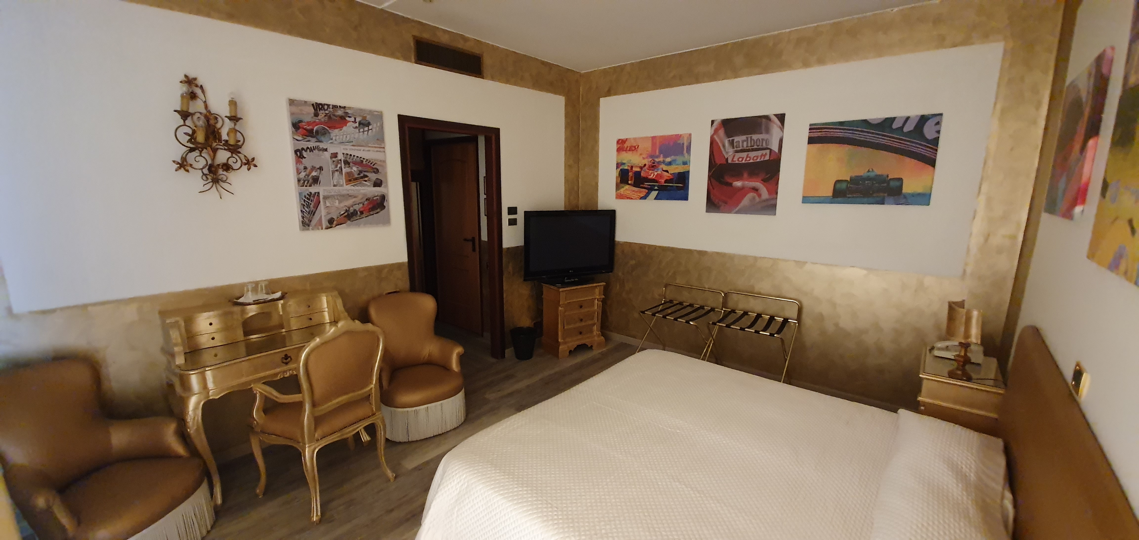 Admiral Hotel - photo