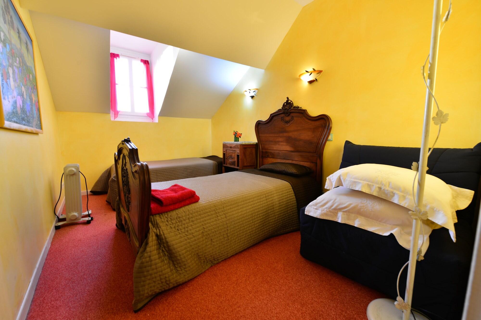 Au Pied Du Chateau