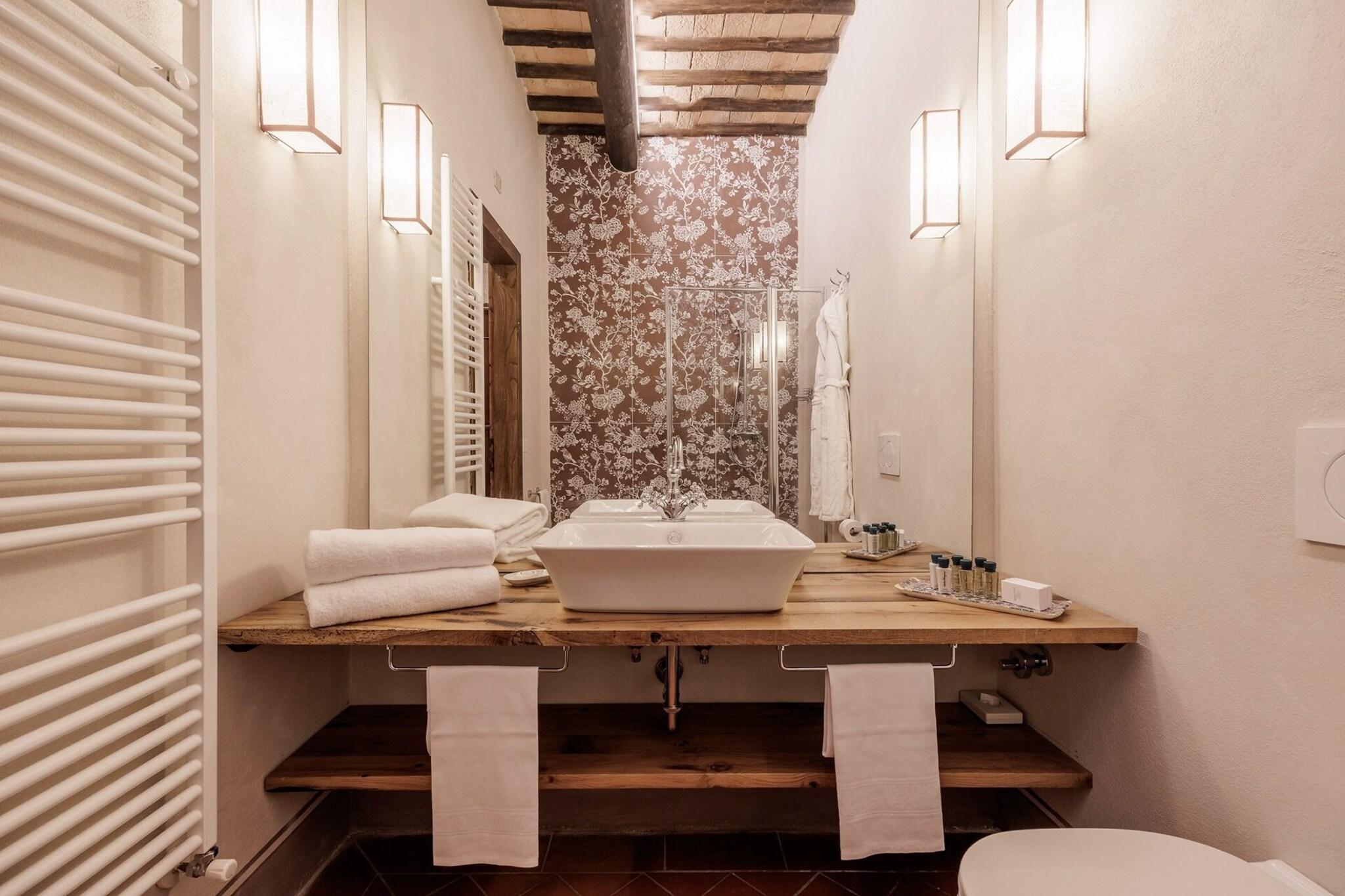 Borgo Vescine by null