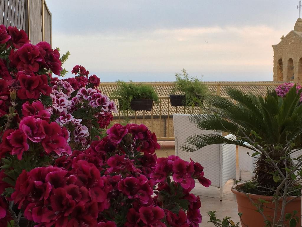 PortAtenea by null