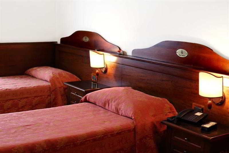 Hotel Pavone - photo