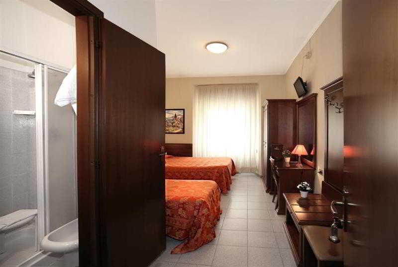 Hotel Pavone - photo