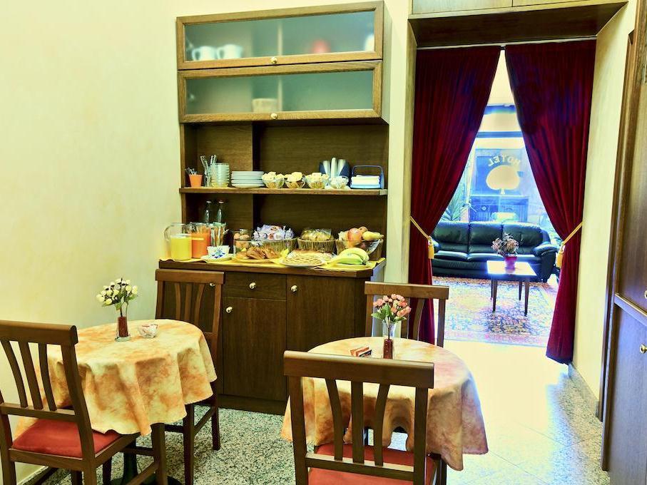 Hotel Pavone - photo