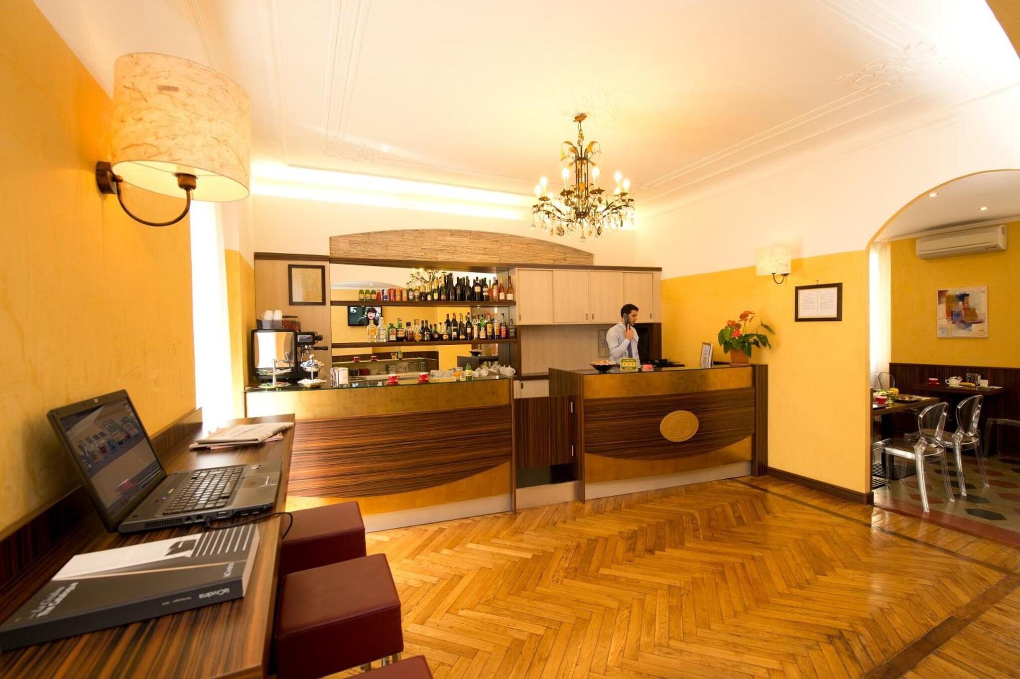 Hotel Panizza - photo