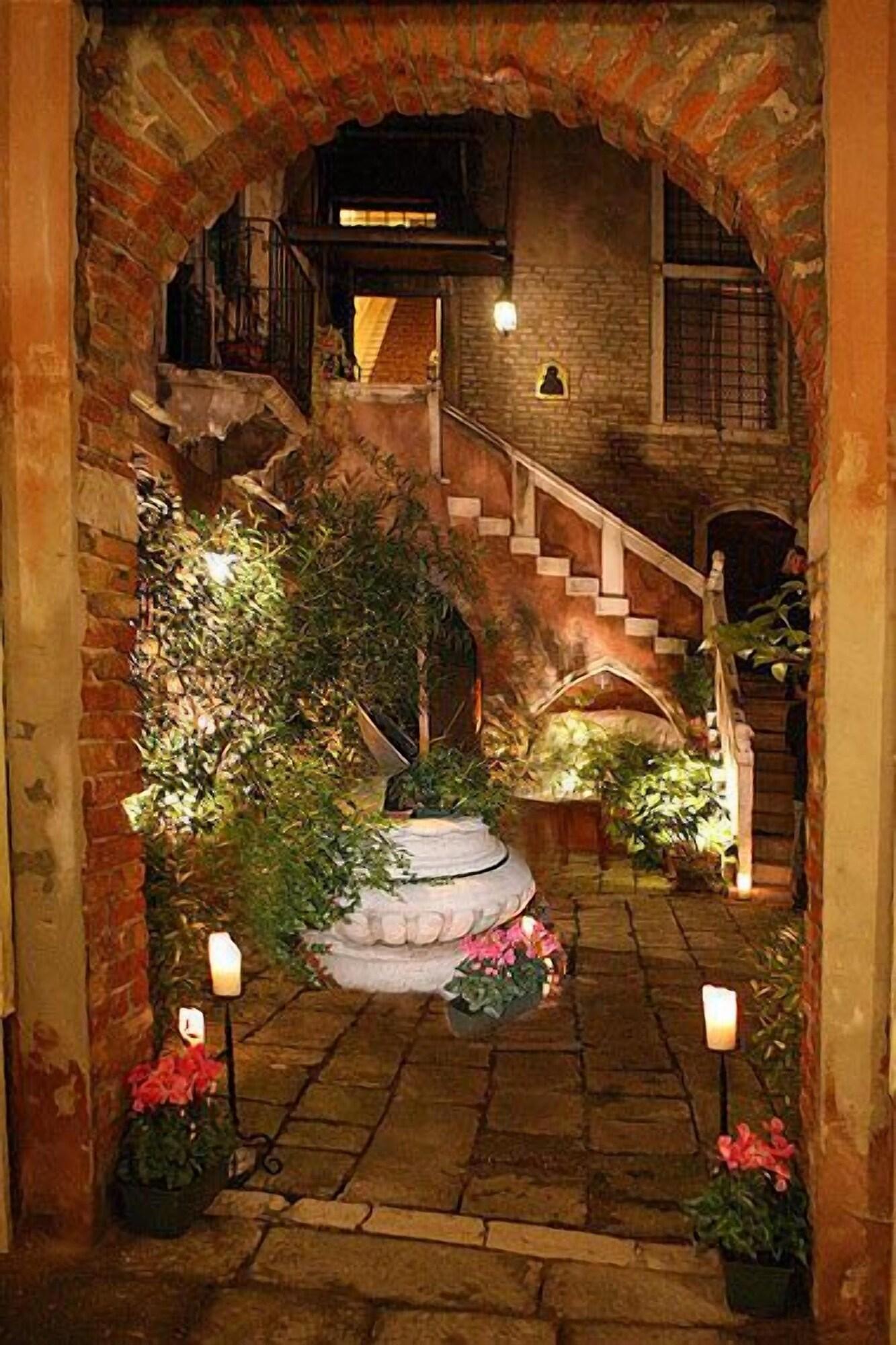 Palazzo Odoni