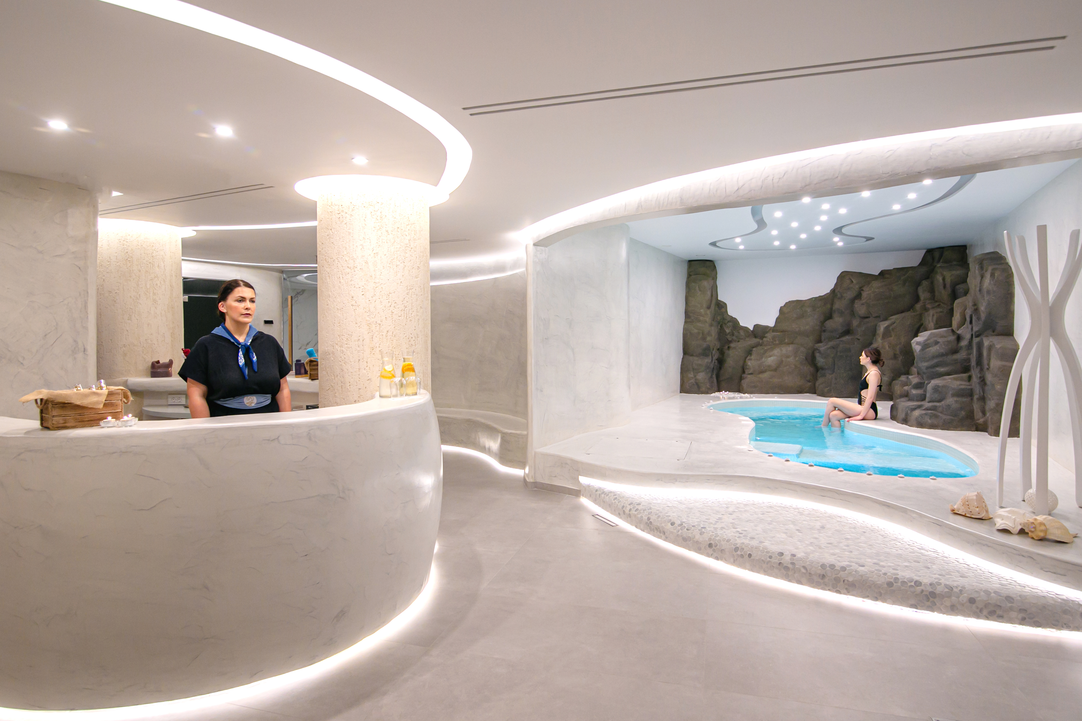 Acroterra Rosa Luxury Suites & Spa