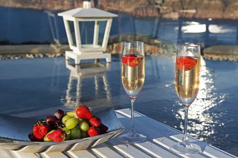 Acroterra Rosa Luxury Suites & Spa by null