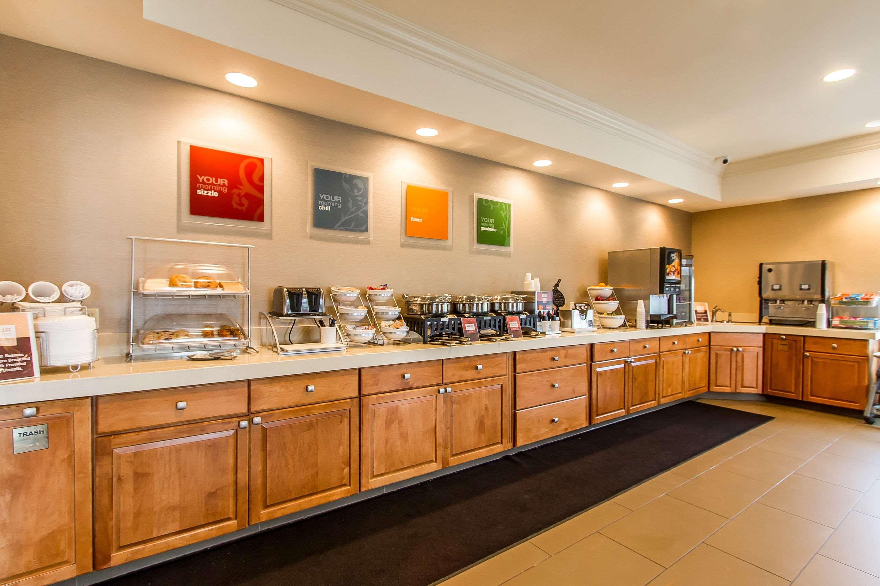 Comfort Suites Mattoon East