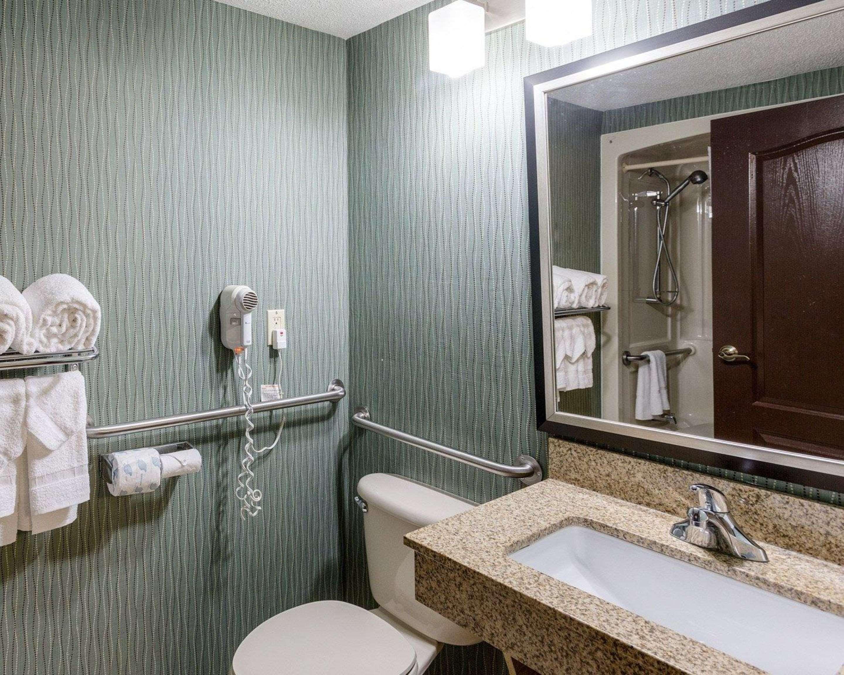 Comfort Inn & Suites Grenada Lake