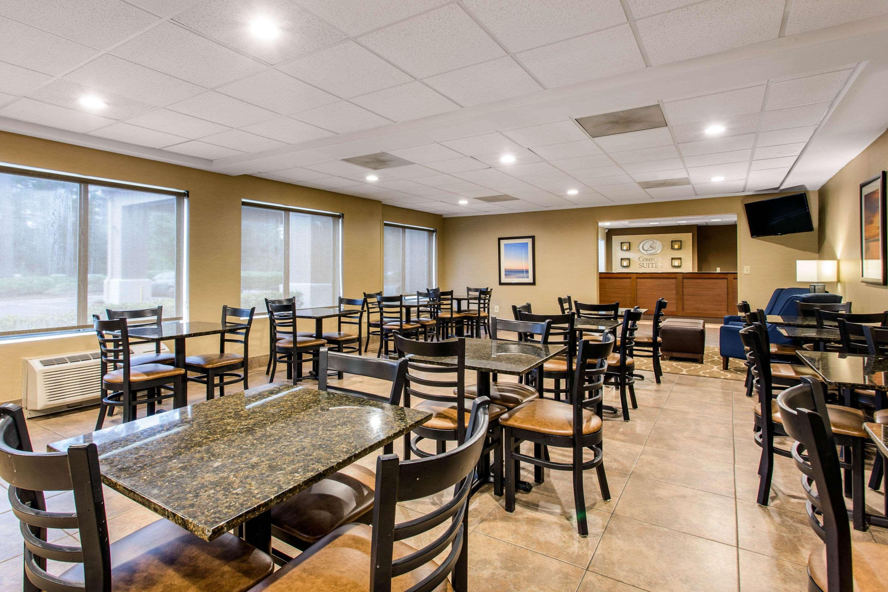 Comfort Suites Wilmington near Downtown