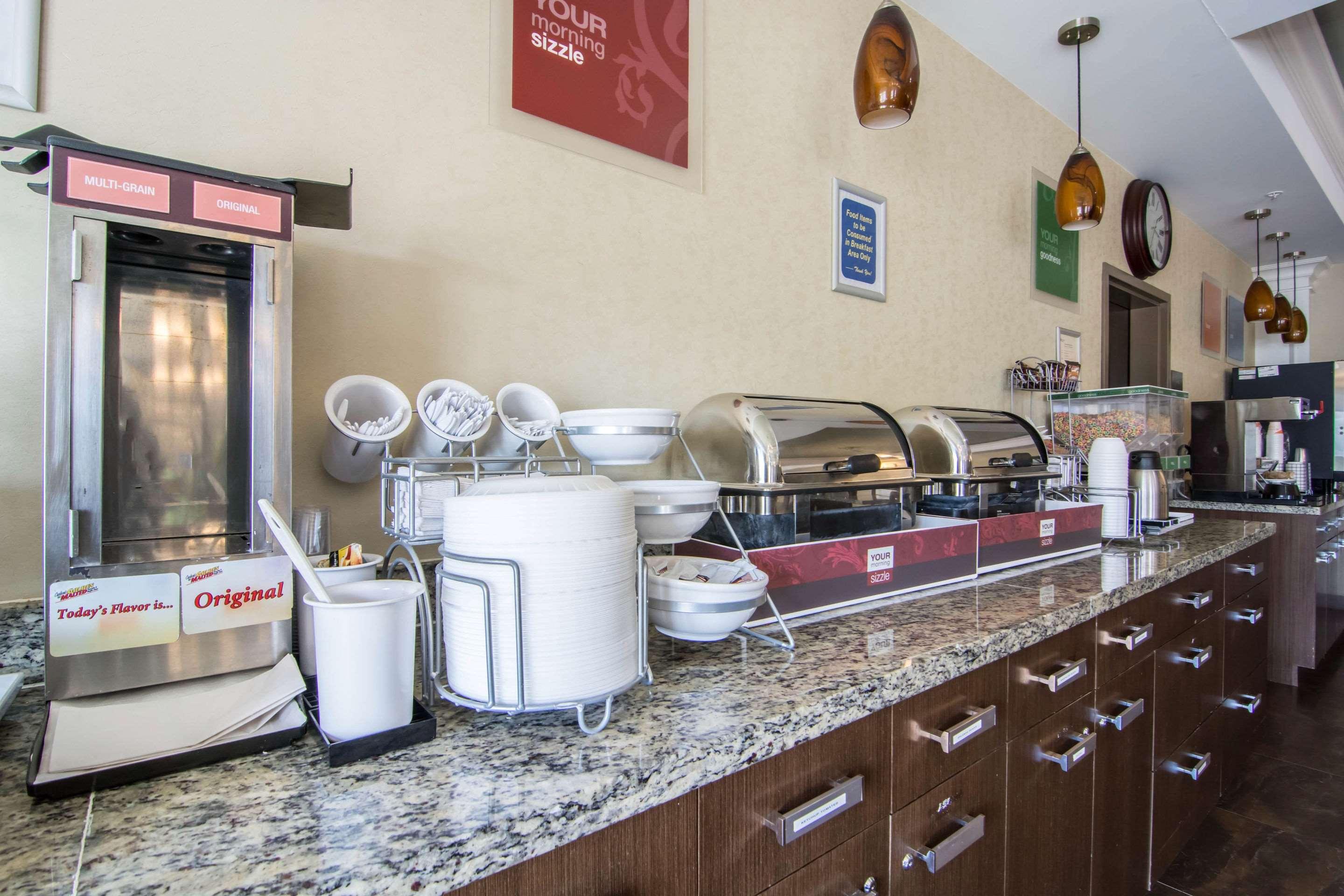Comfort Inn & Suites Fort Saskatchewan Area