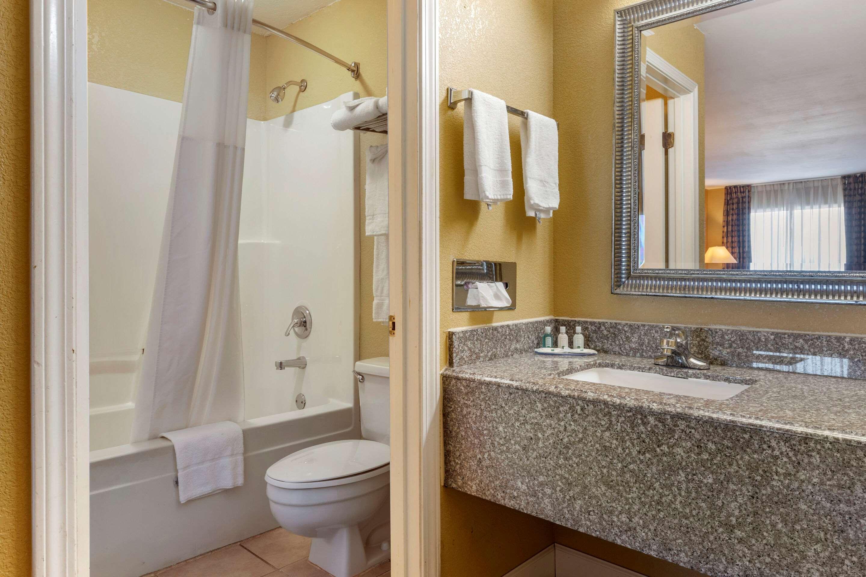 Quality Inn Russellville Area