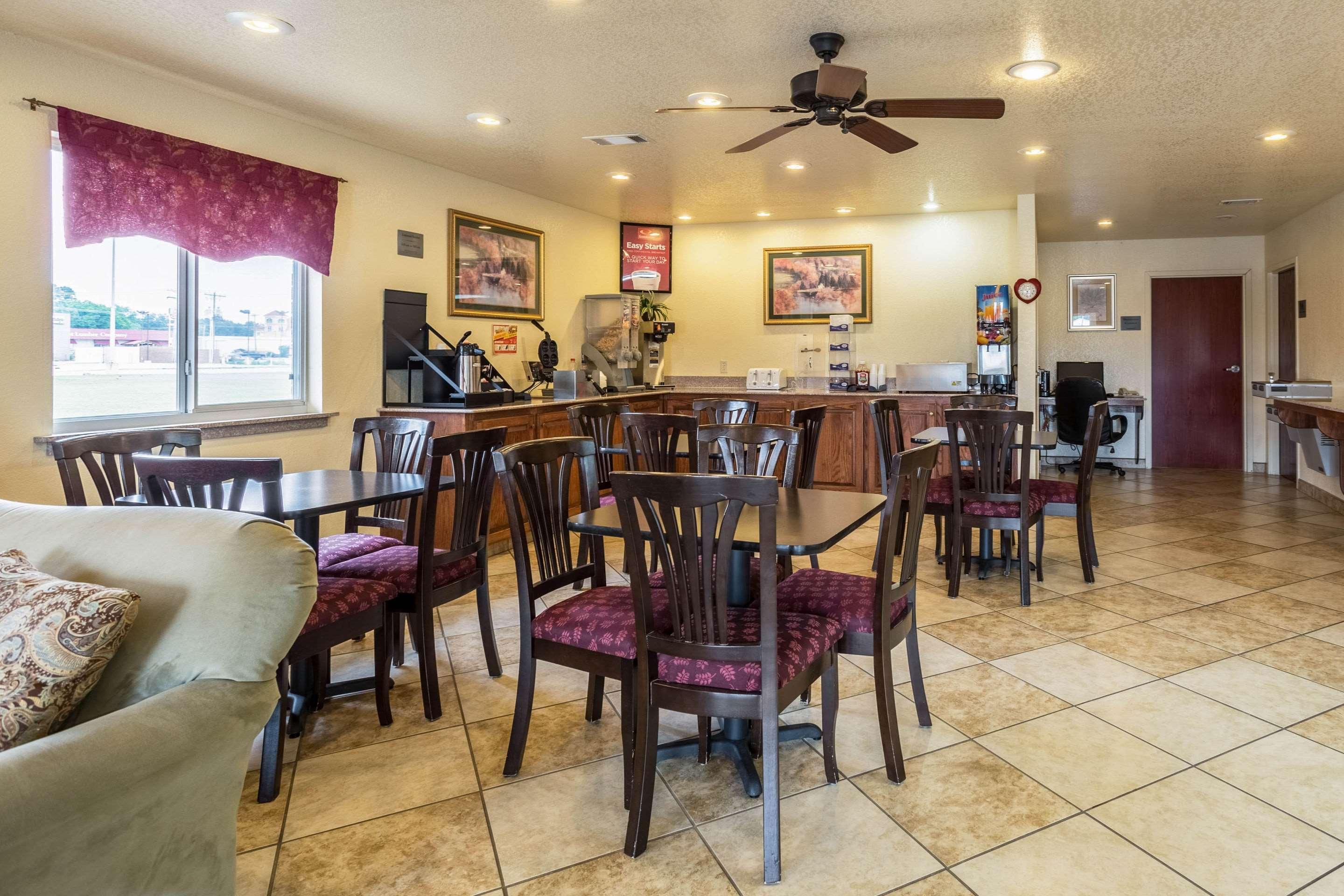 Econo Lodge Inn & Suites Searcy Area