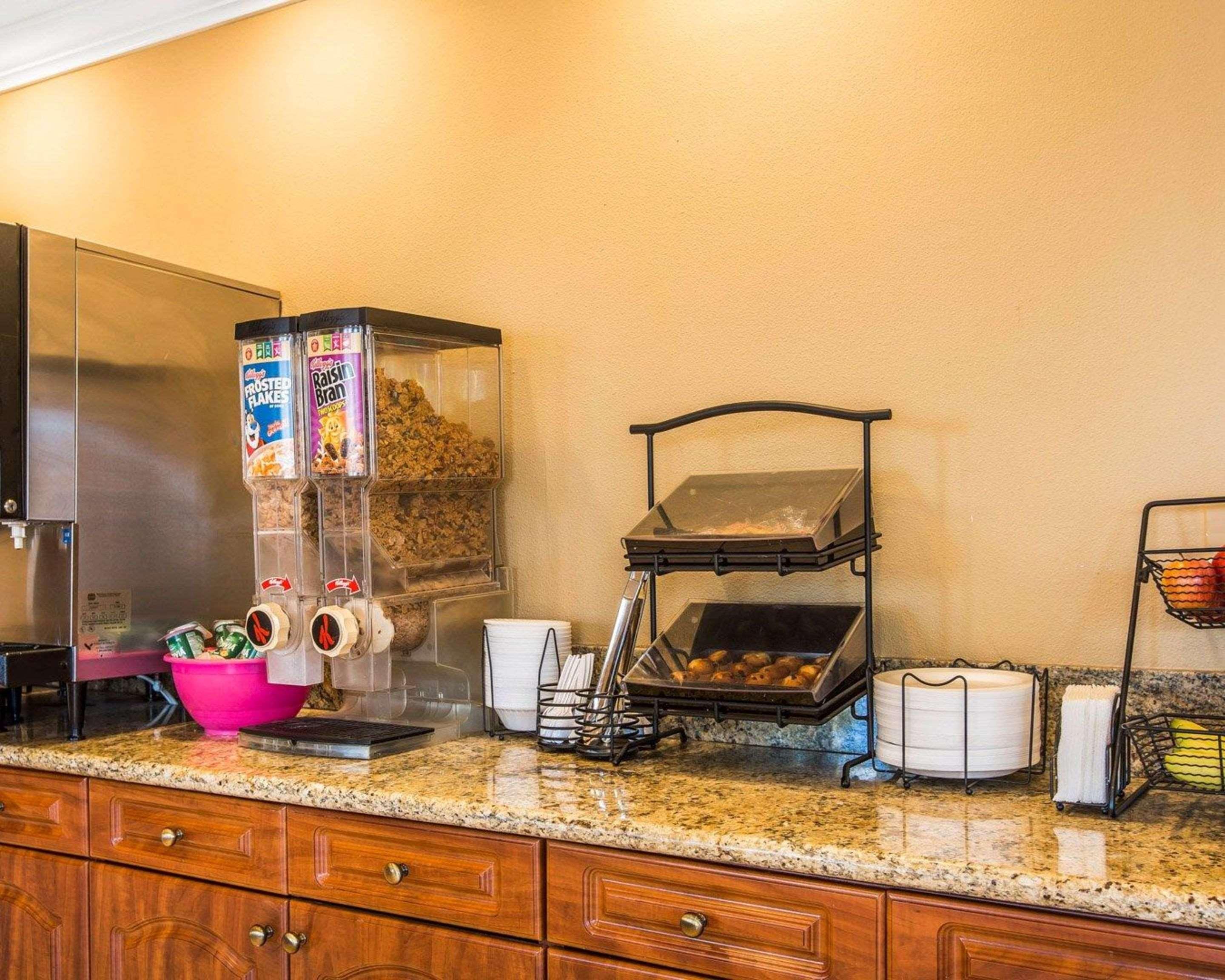 Rodeway Inn & Suites Coronado