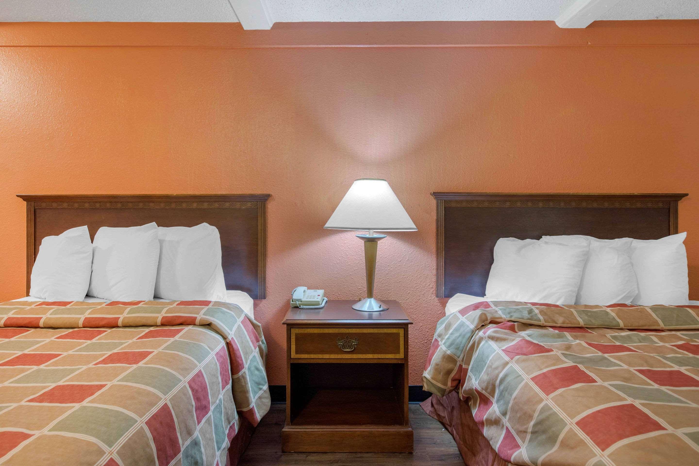 Rodeway Inn Auburn Hills