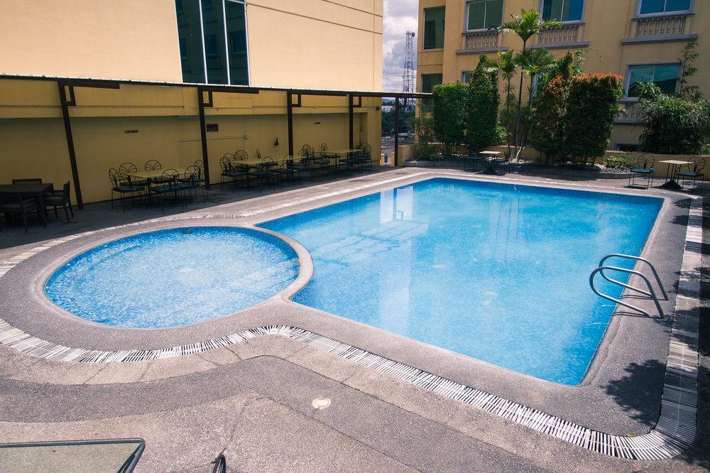 The Royal Mandaya Hotel by null