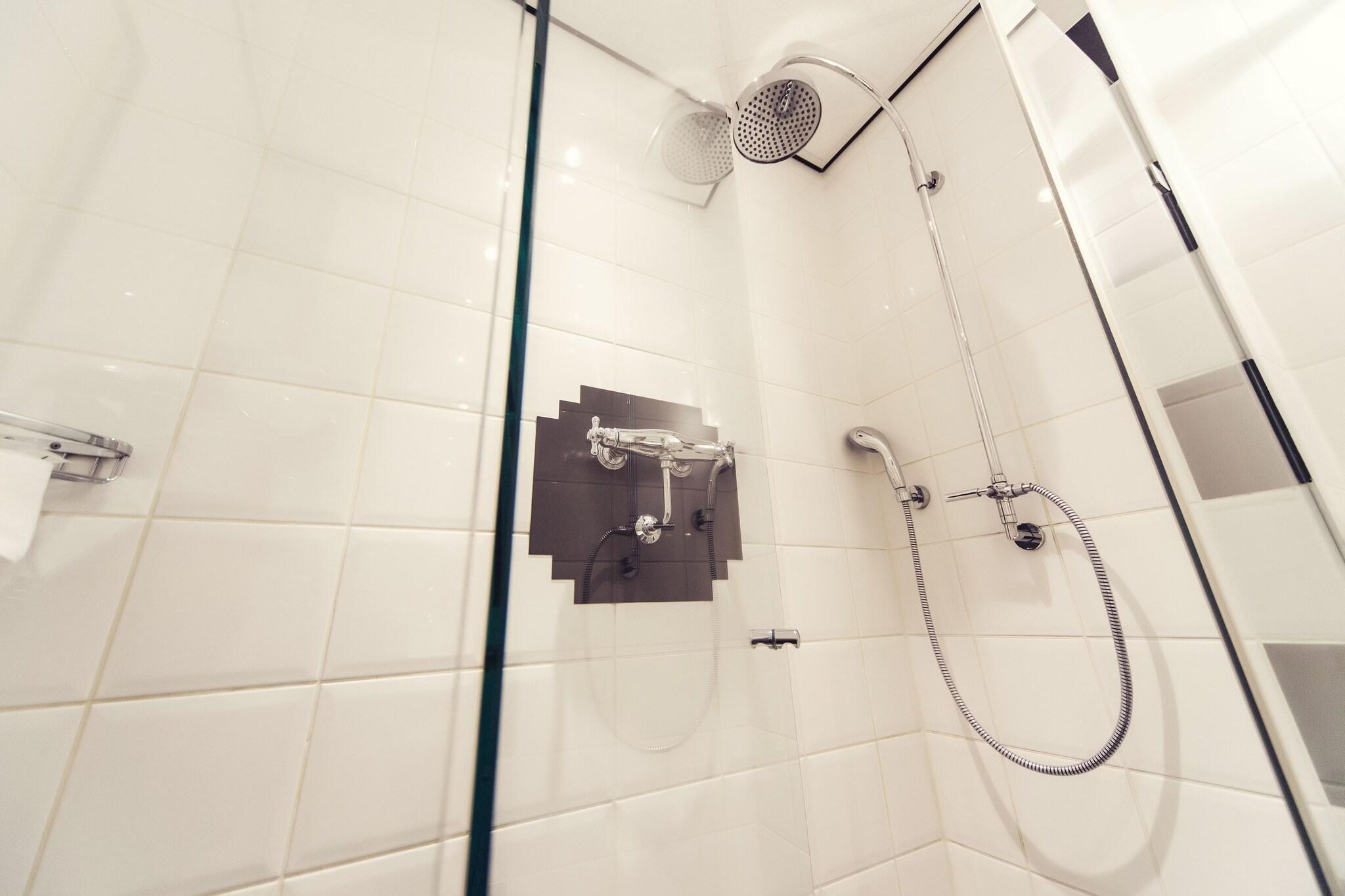 Banks Mansion by null