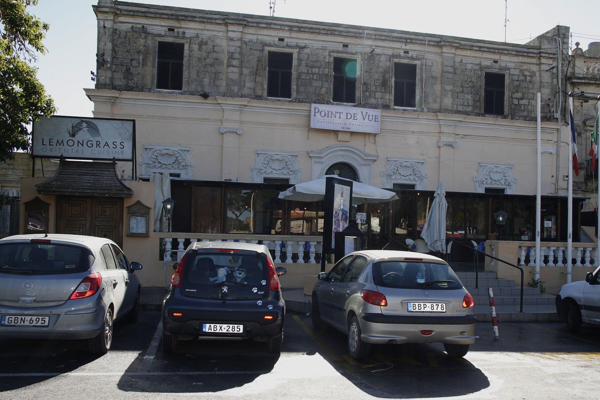 Point de Vue by null