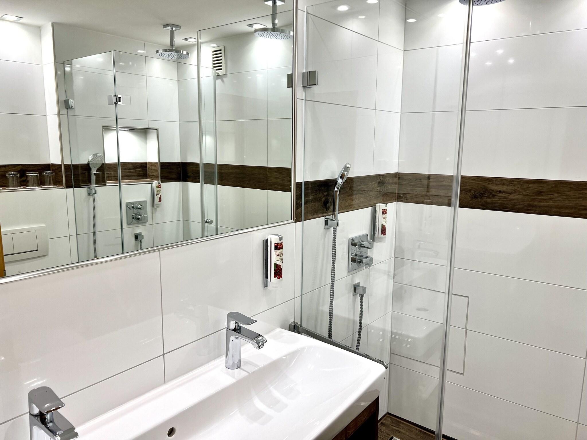 Hotel Zur Weinsteige GmbH by null