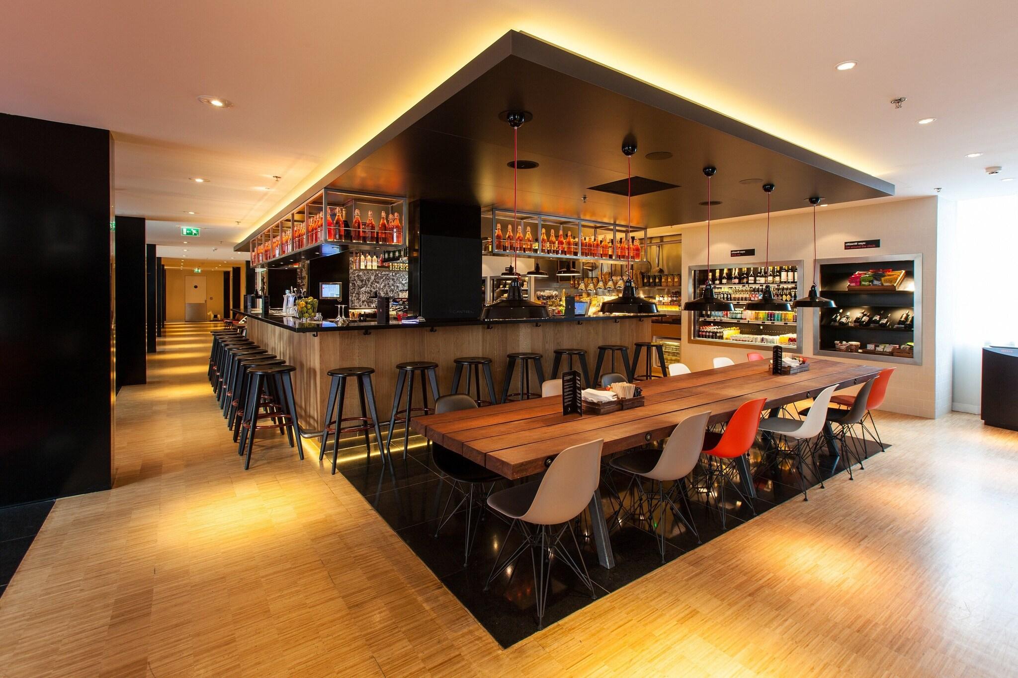 citizenM Amsterdam South hotel