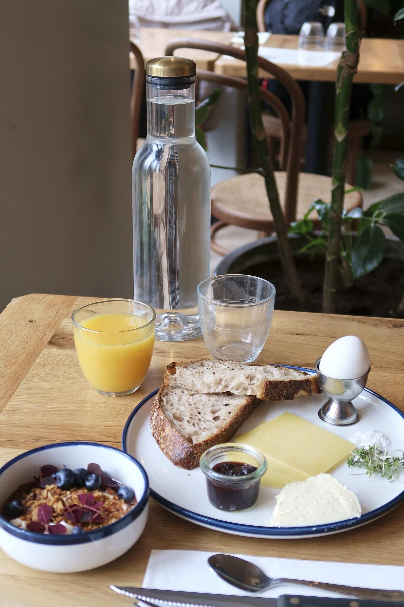 Hotel Alexandra by null