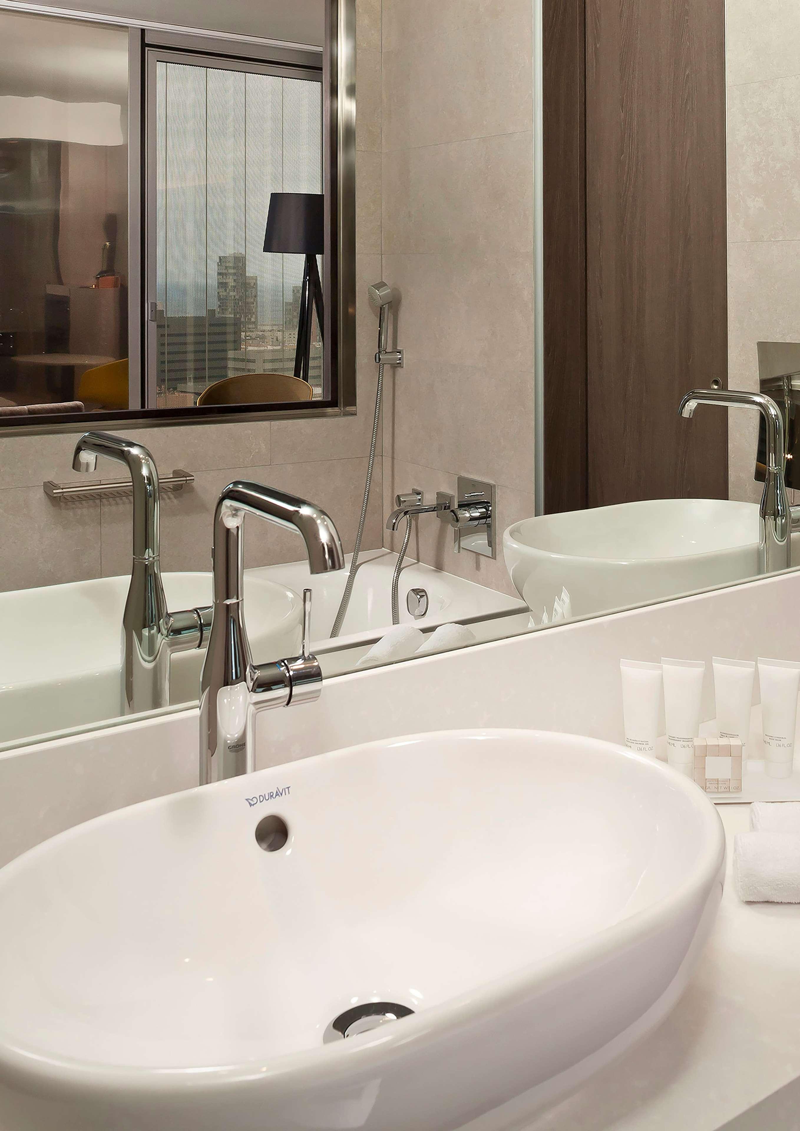 Imagem da galeria de The Level At Melia Barcelona Sky