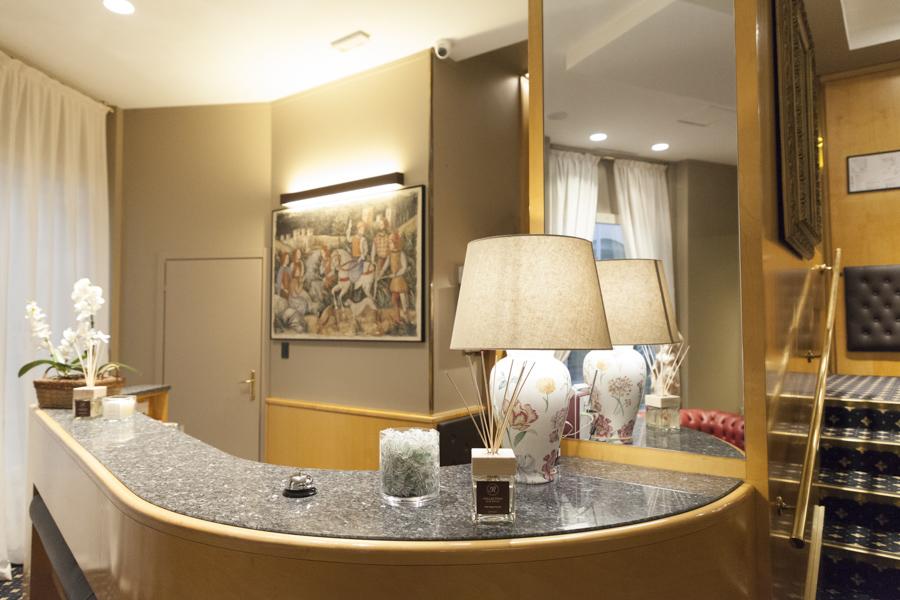 Hotel Mentana - photo