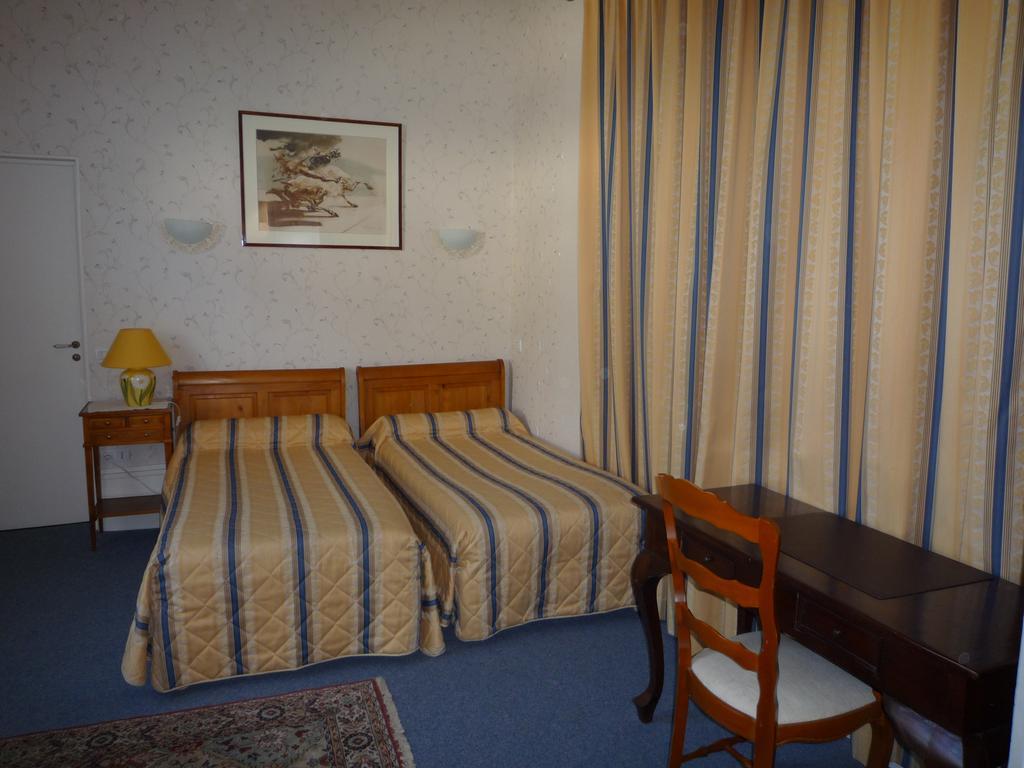 Logis Hôtel le Plantagenêt by null