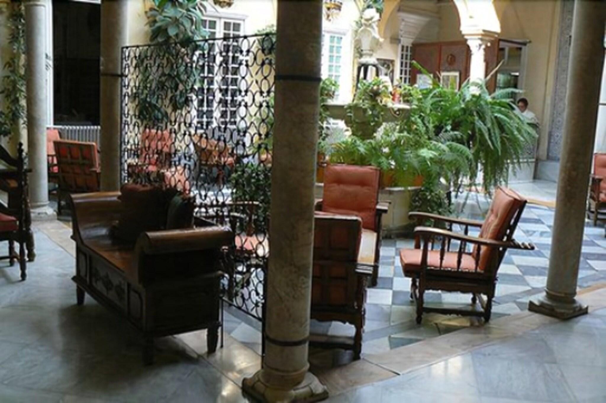 Hotel Simón by null