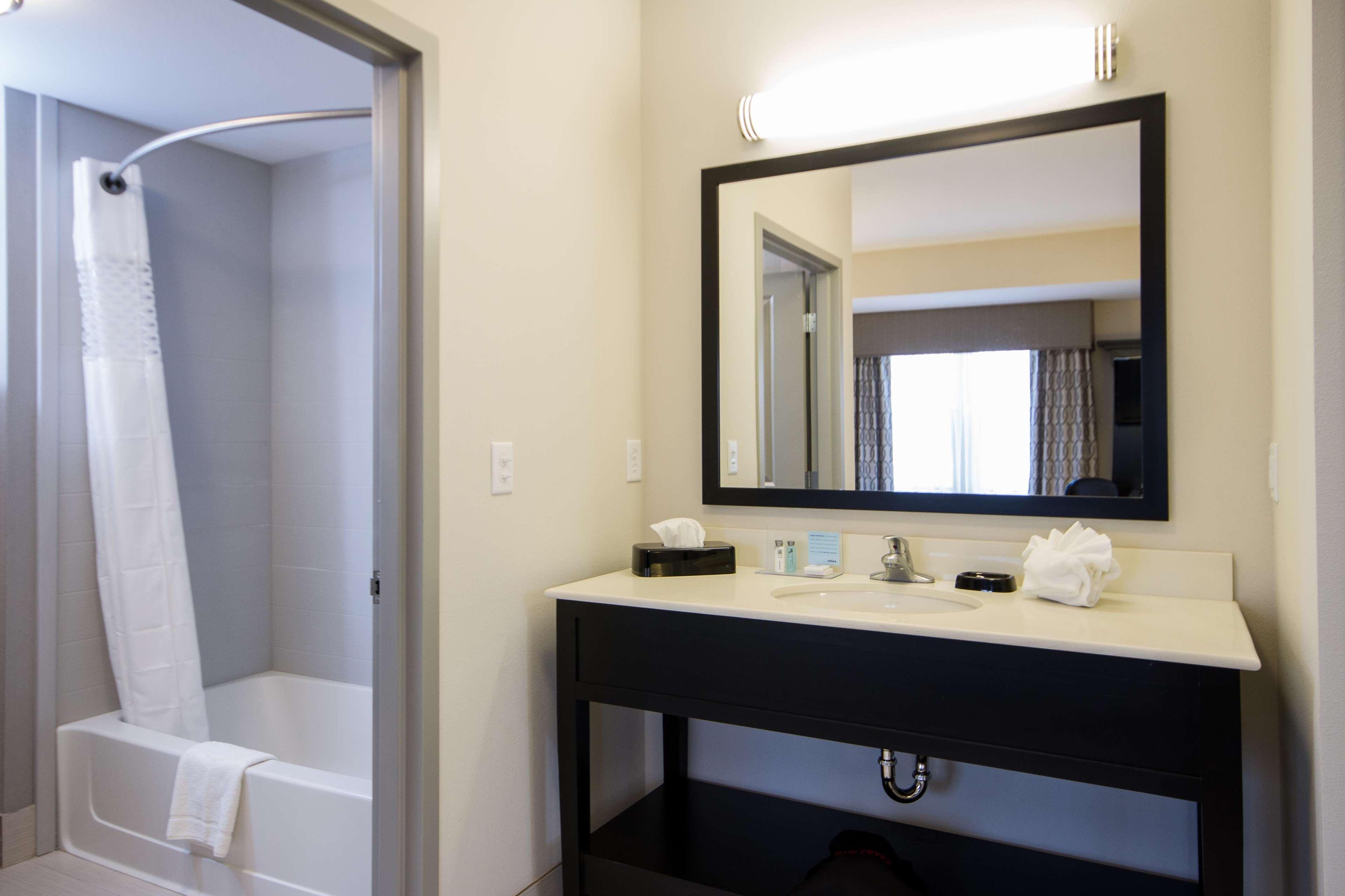 Hampton Inn and Suites Dupont, WA