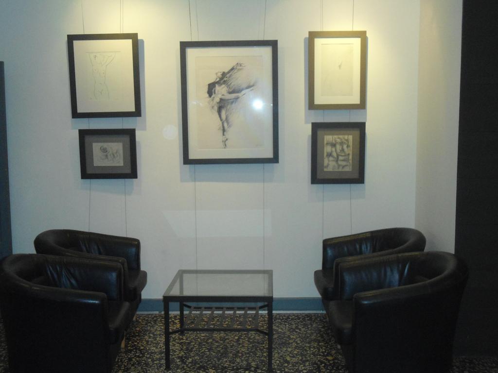 Hostal Apuntadores 8 by null