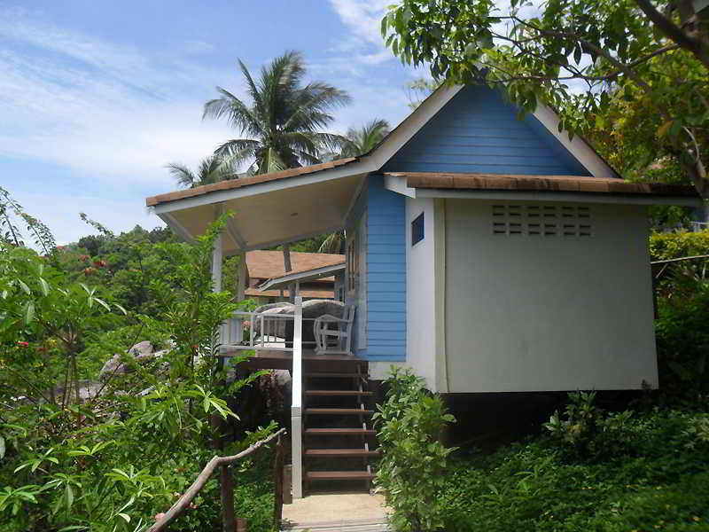 Bungalow, garden view