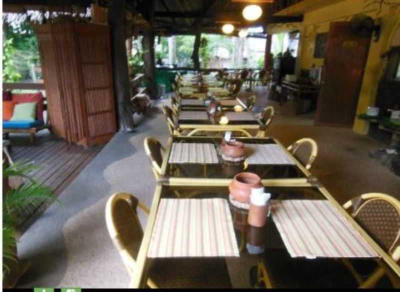 Oasis Beach & Dive Resort