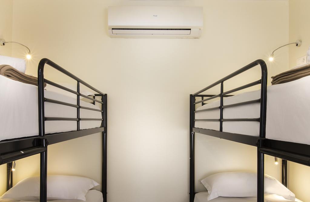 Enjoy Hostel by null