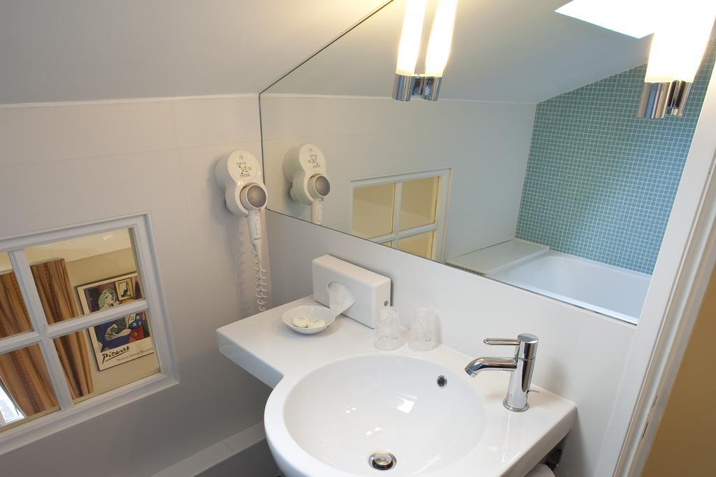 Hôtel 4 étoiles de la Place du Louvre Paris 1er - Esprit de France by null