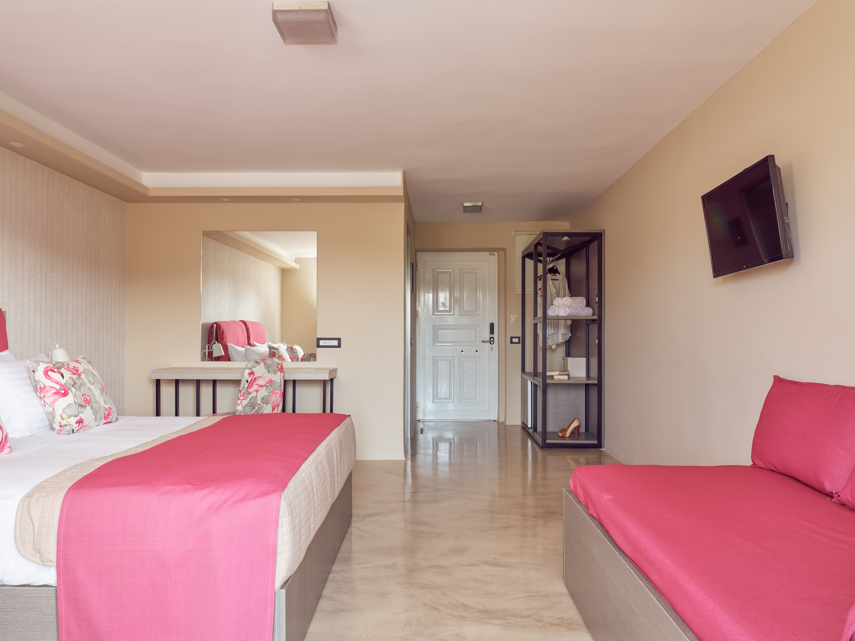 Koukounaria  Hotel & Suites