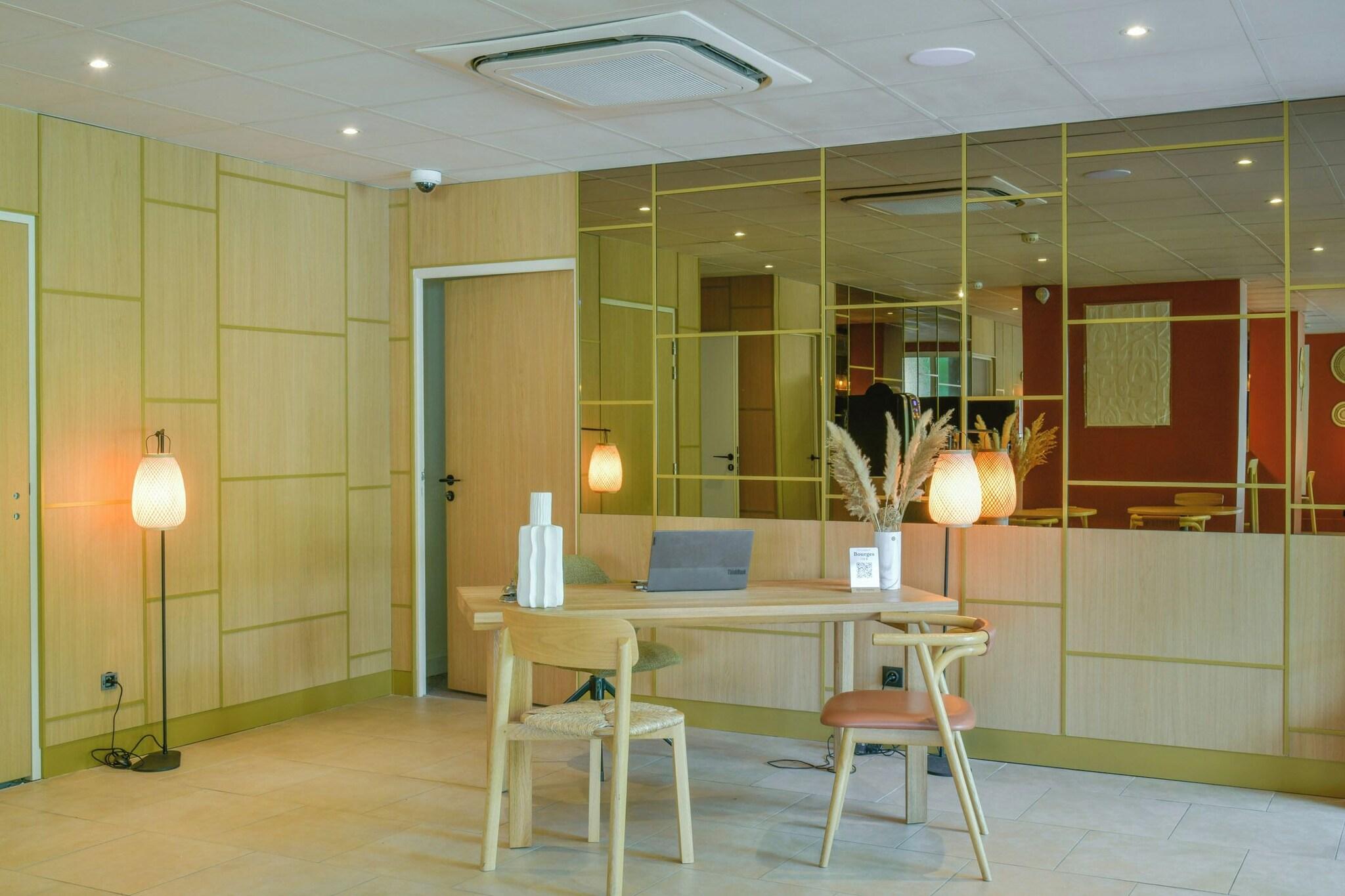 Brit Hotel Olympia