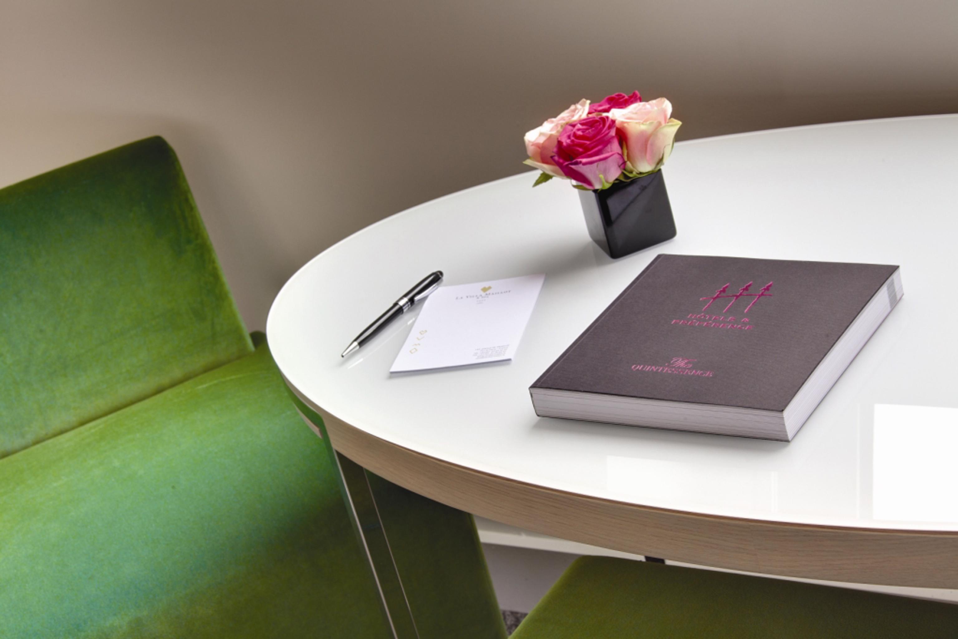 Hotel Etoile Maillot by null