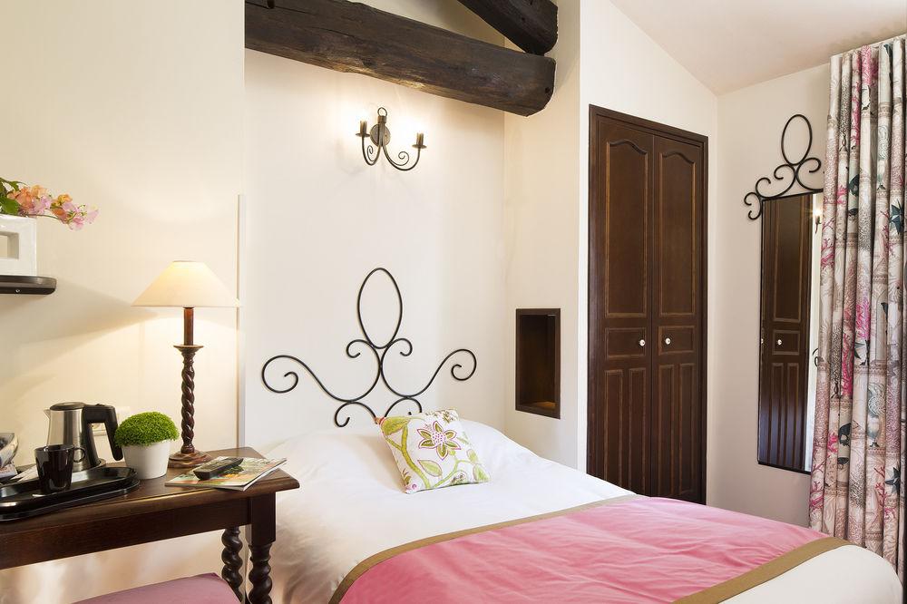 Castex Hotel