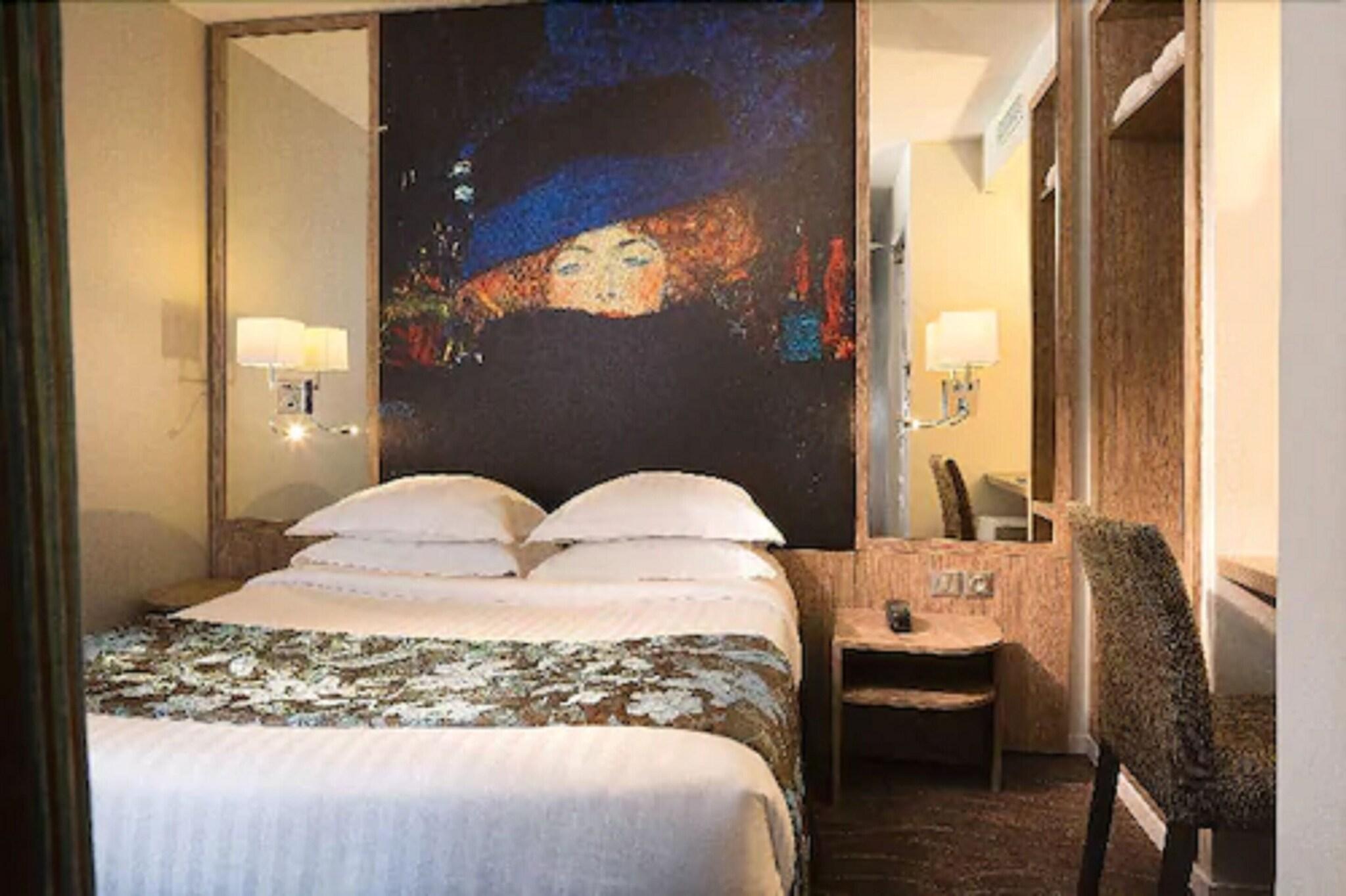 Turenne Le Marais by null