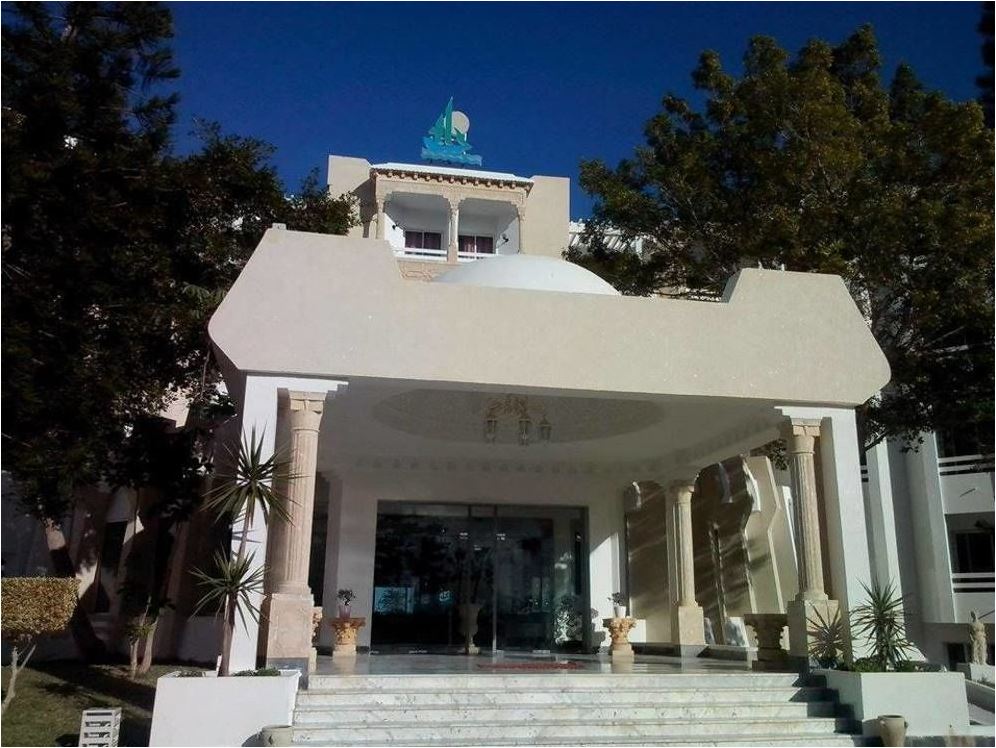 Thapsus Beach Resort - photo