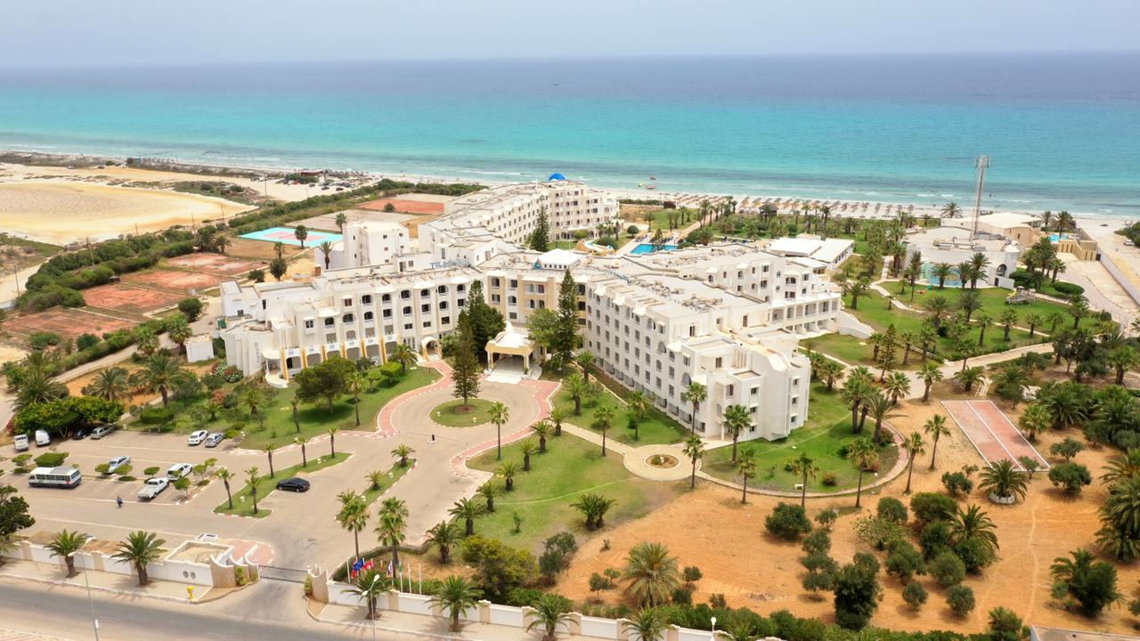 Thapsus Beach Resort - photo