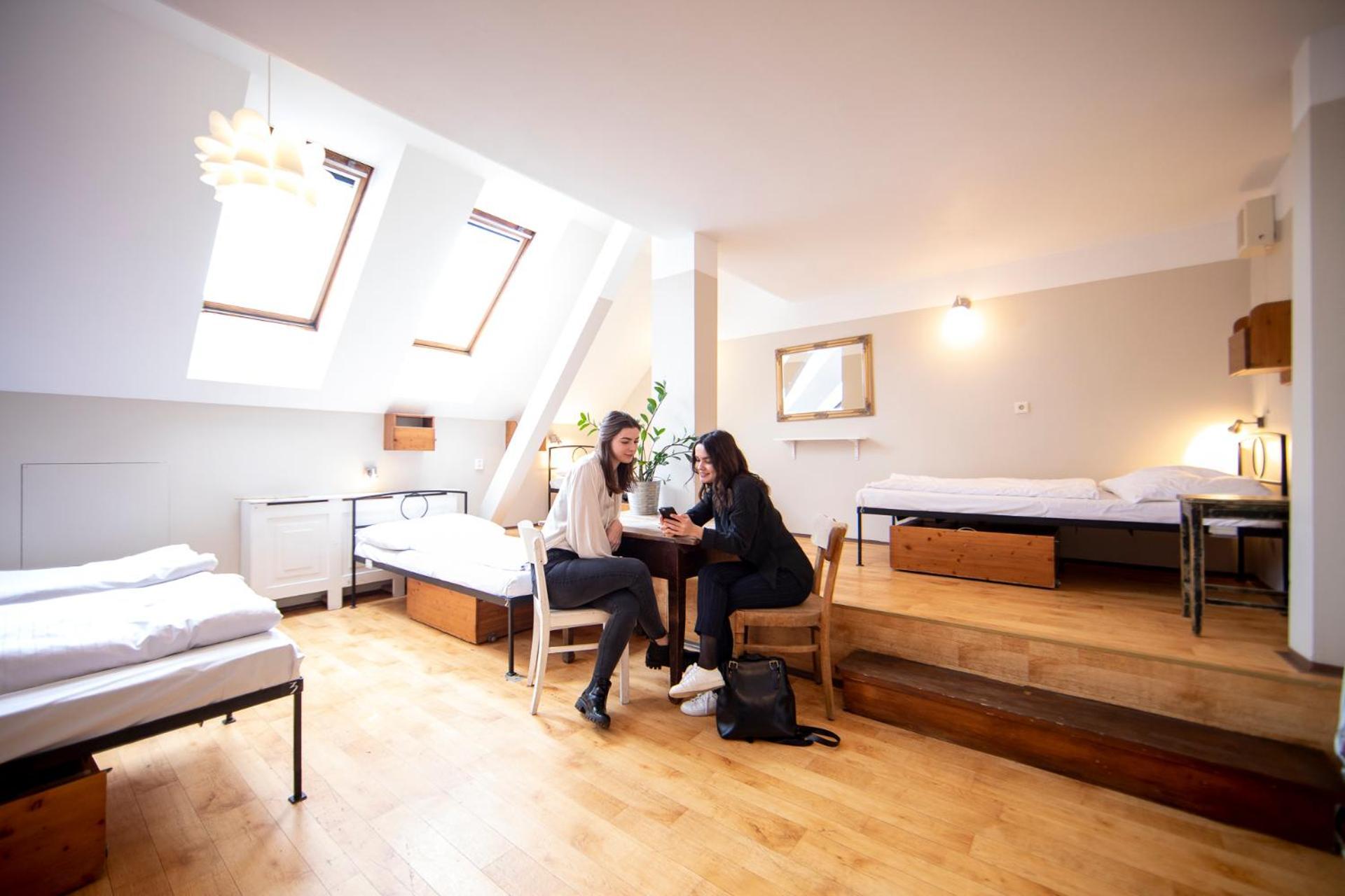 Sir Toby’s Hostel