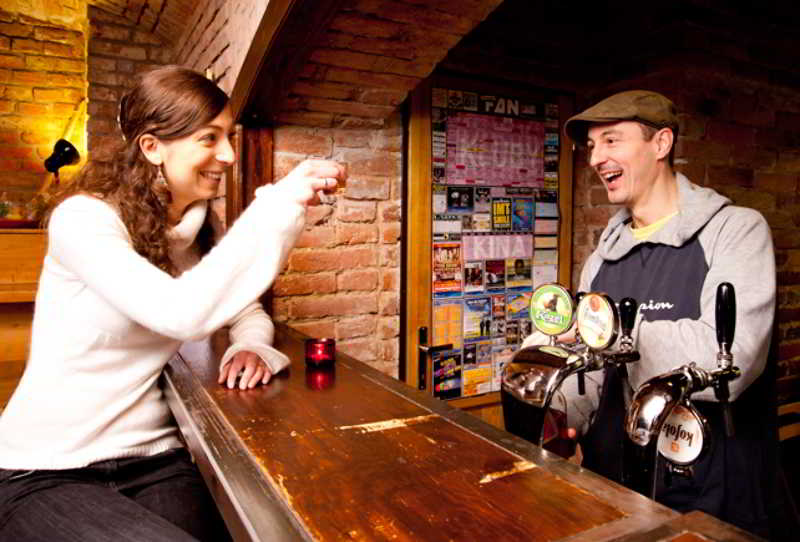 Sir Toby's Hostel by null