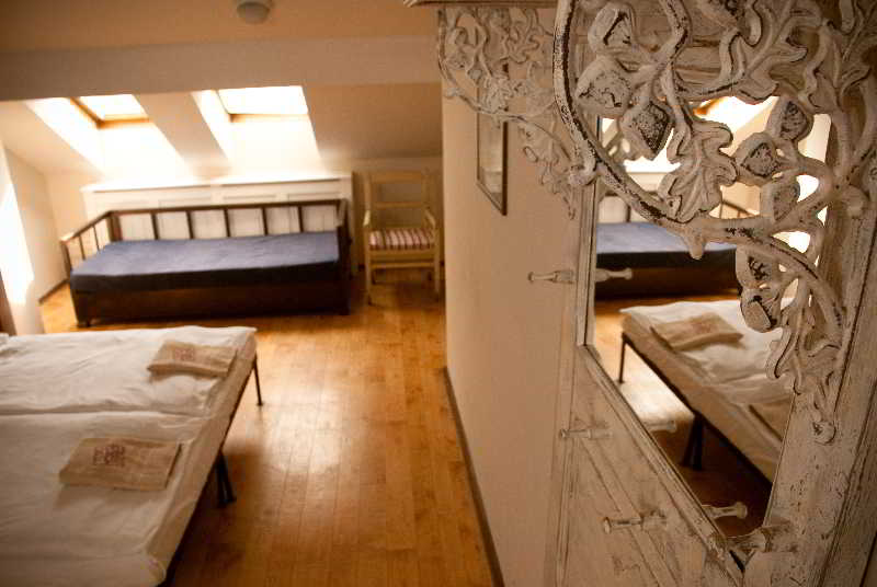Sir Toby's Hostel by null